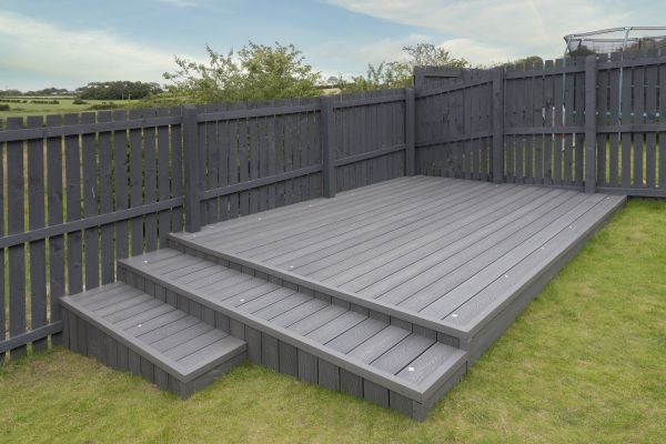 Cost of Vinyl Deck Construction in Renton